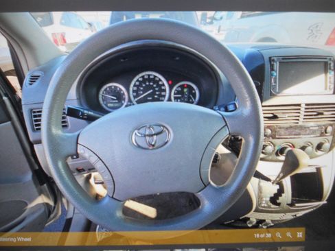 Used 2005 Toyota Sienna LE FWD image 6