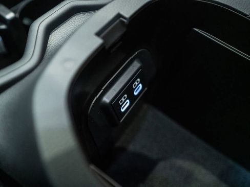 Used 2024 Toyota RAV4 SE w/ Weather & Moonroof Package image 32