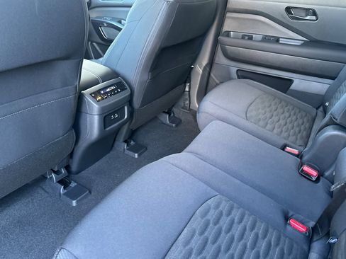 New 2025 Nissan Pathfinder SV w/ Black Appearance Package image 9