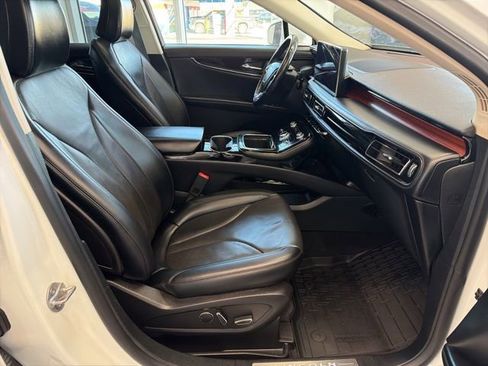 Used 2023 Lincoln Nautilus Reserve AWD/4WD image 13