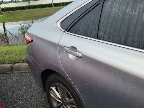 Used 2016 Toyota Camry SE image 12