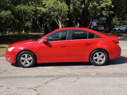 Used 2013 Chevrolet Cruze LT w/ RS Package FWD image 2