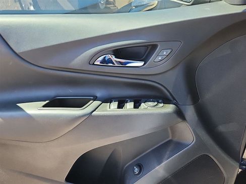 Used 2022 Chevrolet Equinox LT AWD/4WD image 12