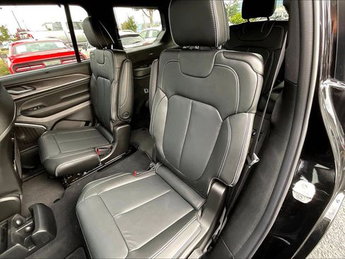 New 2025 Jeep Grand Cherokee L Overland w/ Advanced Protech Group III AWD/4WD image 11
