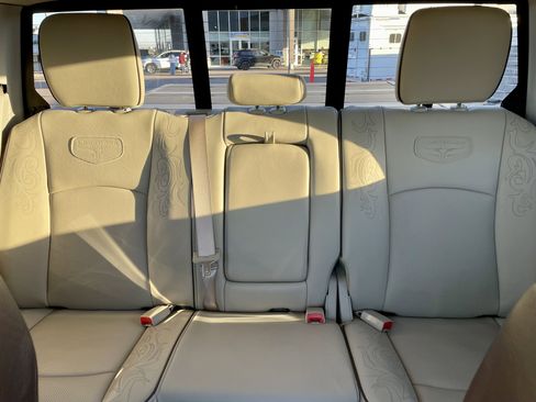 Used 2018 RAM 1500 Laramie Longhorn w/ Longhorn Southfork Package image 24