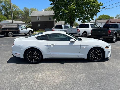 Used 2018 Ford Mustang GT RWD image 4