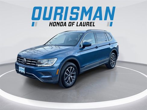 Used 2020 Volkswagen Tiguan SE w/ Panoramic Sunroof Package image 4