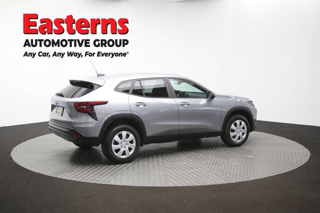 Used 2024 Chevrolet Trax LS FWD image 42