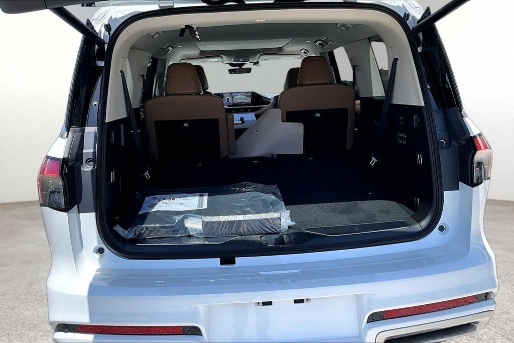 New 2027 INFINITI QX80 Luxe RWD image 33