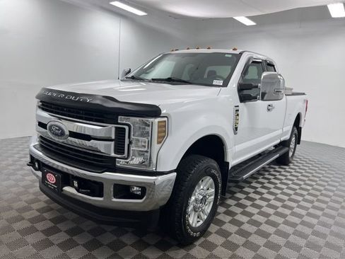 Used 2018 Ford F350 XLT image 2