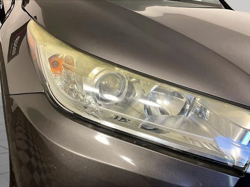 Used 2017 Toyota Highlander XLE AWD/4WD image 27