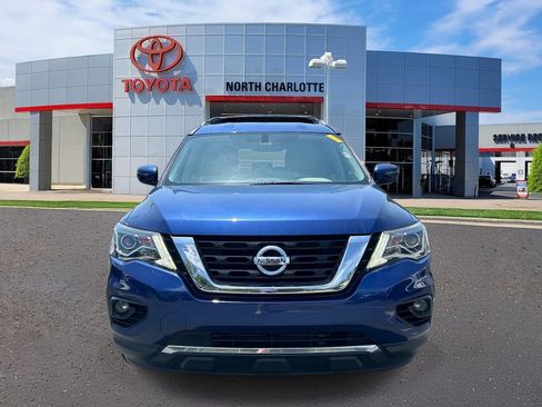 Used 2017 Nissan Pathfinder SL w/ SL Tech Package AWD/4WD image 2