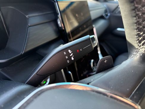 Used 2025 GMC Acadia Elevation image 27