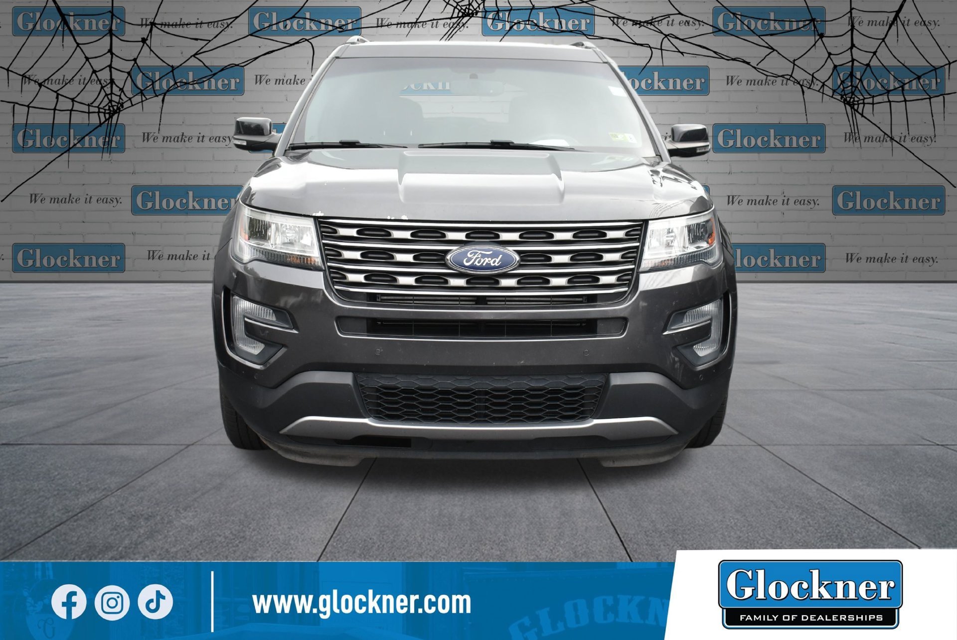Used 2017 Ford Explorer XLT w/ Equipment Group 202A AWD/4WD image 2