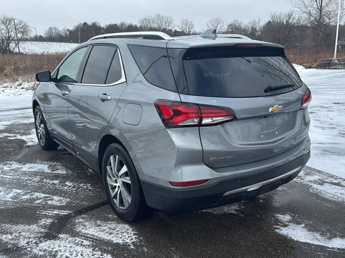 Used 2023 Chevrolet Equinox Premier image 3