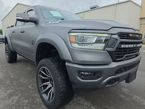 Used 2022 RAM 1500 Laramie AWD/4WD image 3