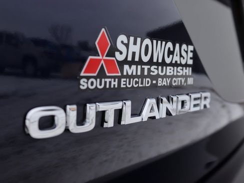Used 2025 Mitsubishi Outlander SE image 31