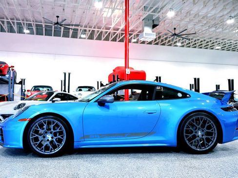 Used 2026 Porsche 911 Carrera T RWD image 3