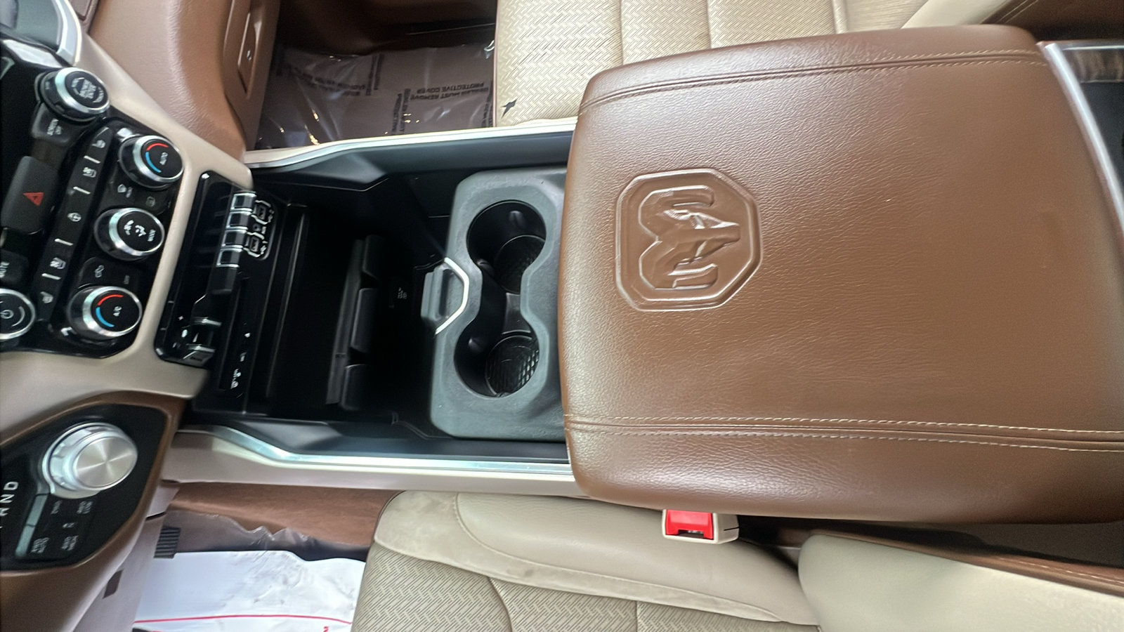 Used 2019 RAM 1500 Laramie AWD/4WD image 12