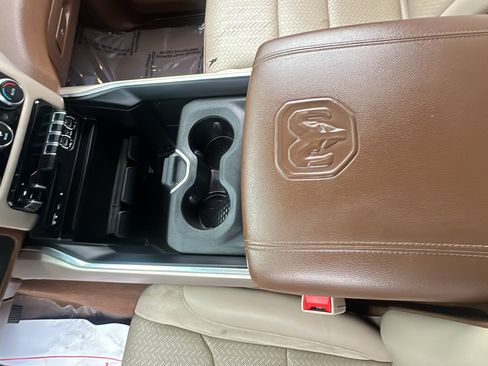 Used 2019 RAM 1500 Laramie AWD/4WD image 12