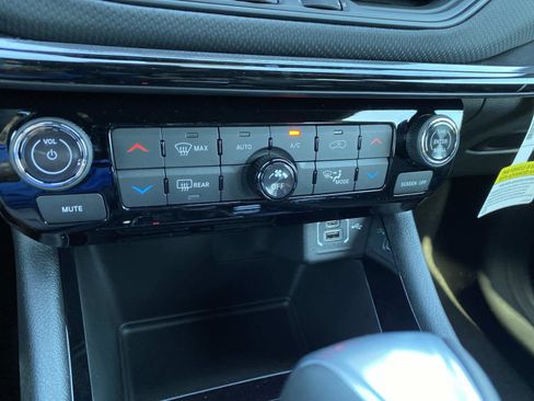 New 2026 Jeep Compass Limited image 10