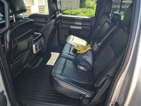 Used 2019 Ford F150 Lariat w/ Equipment Group 502A Luxury AWD/4WD image 14