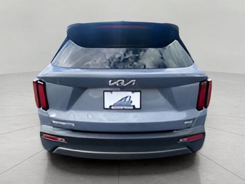 Used 2023 Kia Sorento LX AWD/4WD image 9