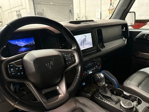 Used 2022 Ford Bronco Black Diamond image 5