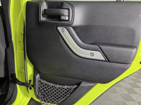 Certified 2016 Jeep Wrangler Unlimited Rubicon w/ Connectivity Group image 35