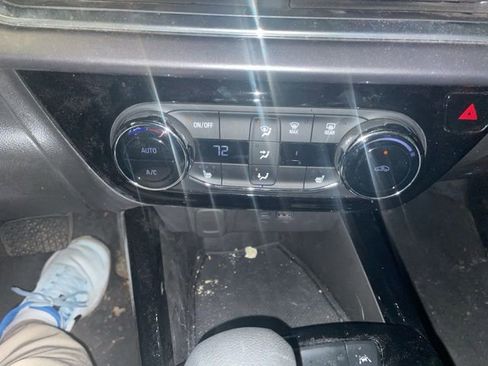 Used 2025 Chevrolet Trax ACTIV image 19