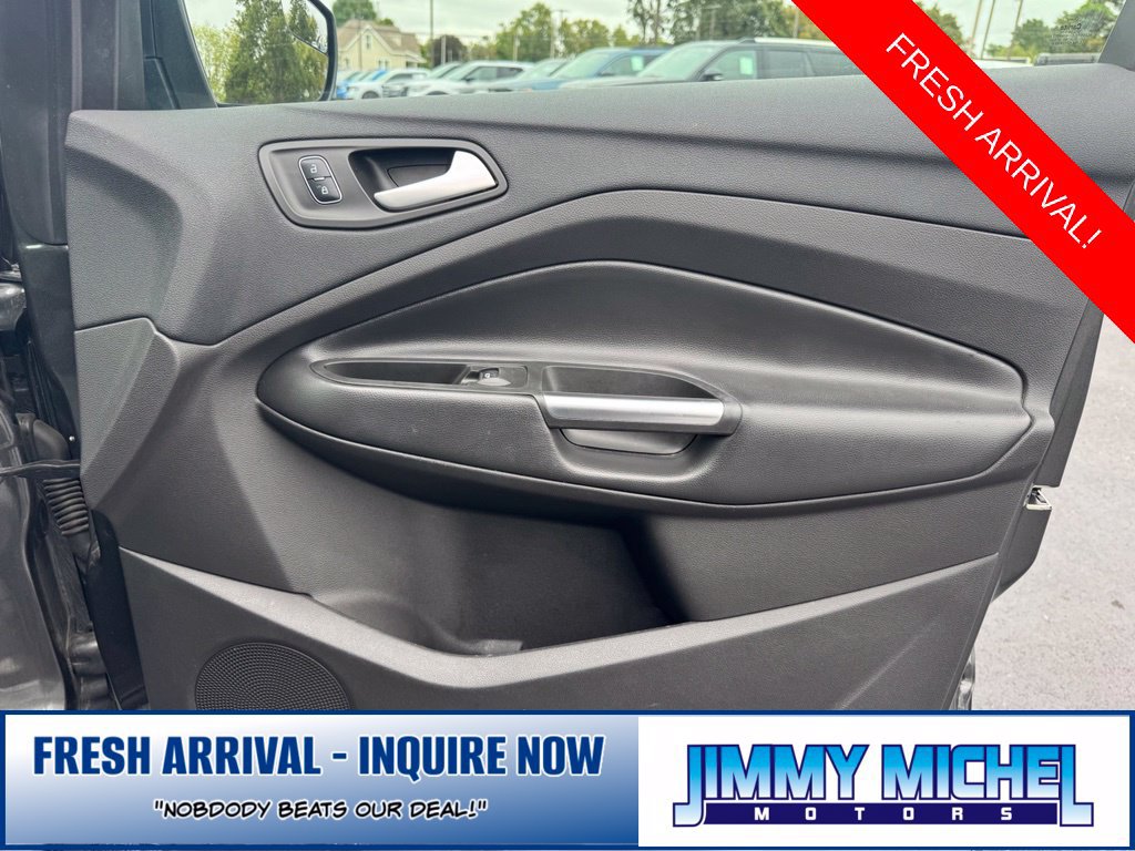 Used 2017 Ford Escape SE w/ SE Cold Weather Package FWD image 15