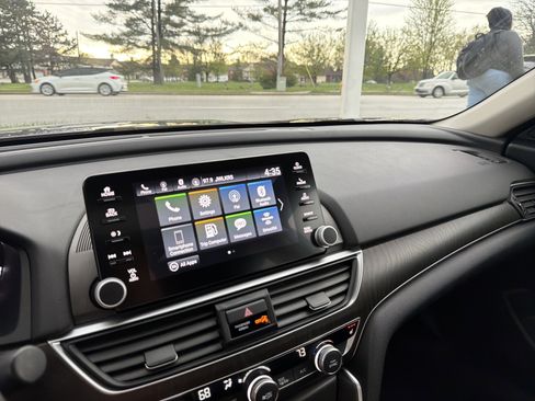 Used 2019 Honda Accord EX image 35