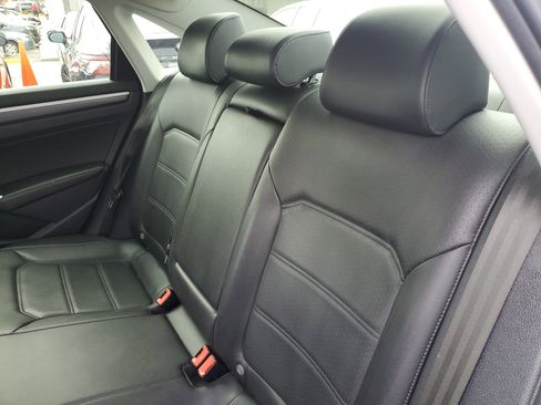 Used 2018 Volkswagen Passat 2.0T S image 10