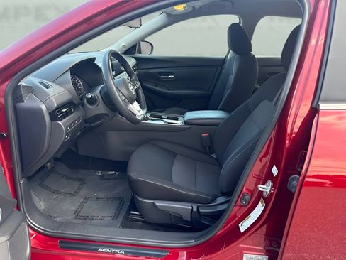 Used 2024 Nissan Sentra SV FWD image 11