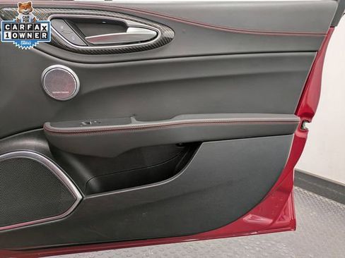 Used 2023 Alfa Romeo Giulia Estrema image 29