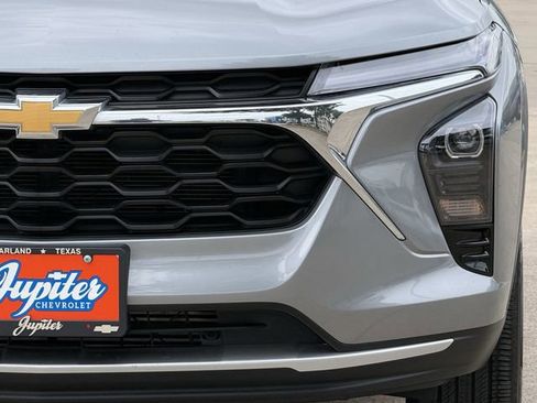 Certified 2025 Chevrolet Trax LT image 11