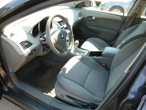 Used 2010 Chevrolet Malibu LS image 9
