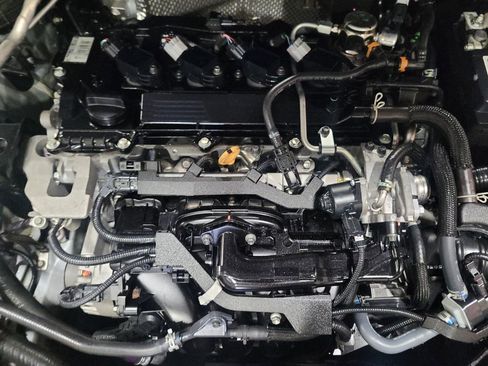 Used 2025 Toyota Corolla LE FWD image 30