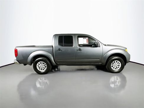 Used 2019 Nissan Frontier SV image 7