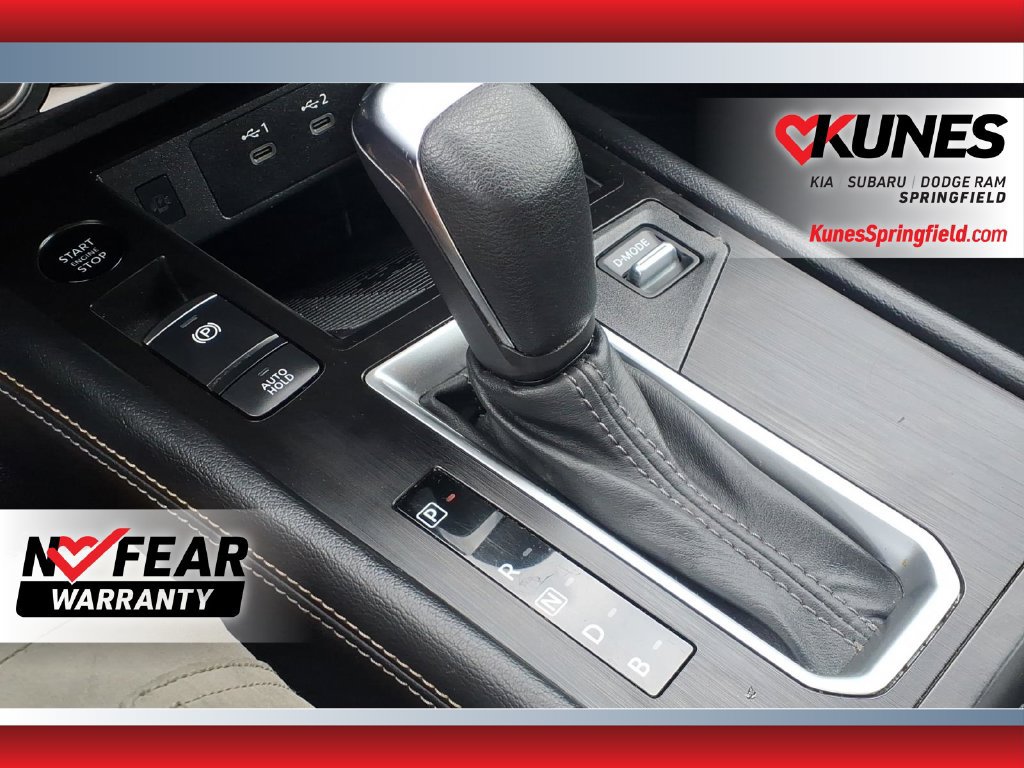 Used 2025 Nissan Kicks SV AWD/4WD image 14