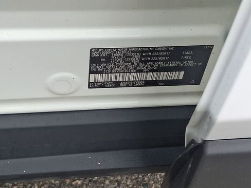 Certified 2024 Toyota RAV4 XLE image 30