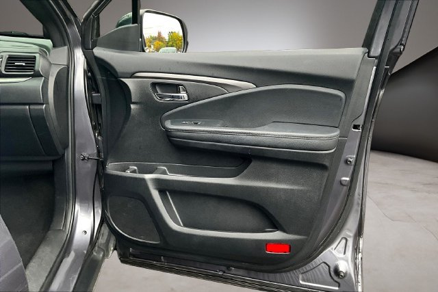 Used 2021 Honda Passport Sport image 29