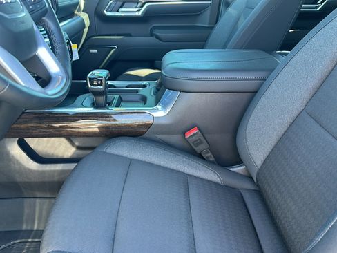 Used 2025 GMC Sierra 1500 Elevation w/ Preferred Package image 13