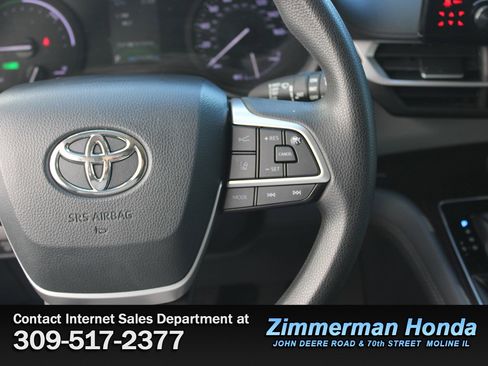 Used 2021 Toyota Sienna LE w/ Protection Package (TMS) image 14