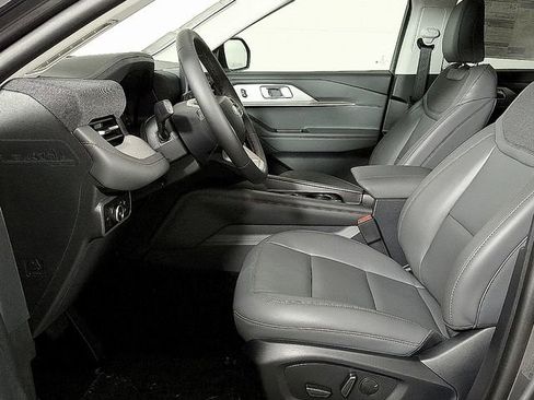 Used 2026 Ford Explorer Active w/ Active Comfort Package RWD image 15