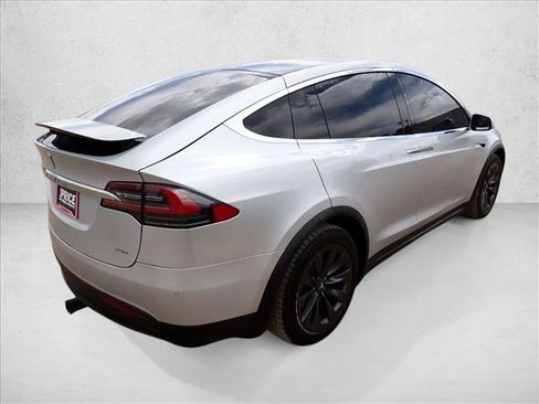 Used 2017 Tesla Model X 75D AWD/4WD image 3