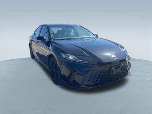 Used 2025 Toyota Camry SE w/ Multimedia Upgrade Package image 4