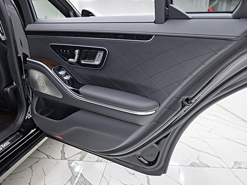 Used 2023 Mercedes-Benz S 580 4MATIC Sedan image 44