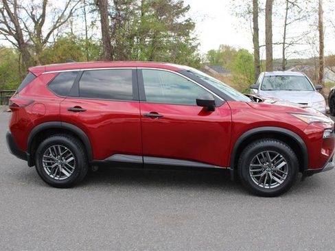 Used 2023 Nissan Rogue S image 8