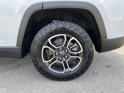 Used 2022 Jeep Grand Cherokee Trailhawk w/ Advanced Protech Group II image 57